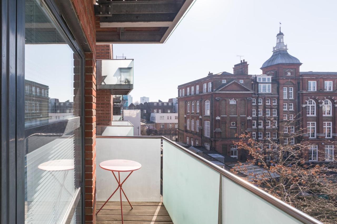 Luxury 2-Bed Flat Parking And Close To The Tube 런던 외부 사진