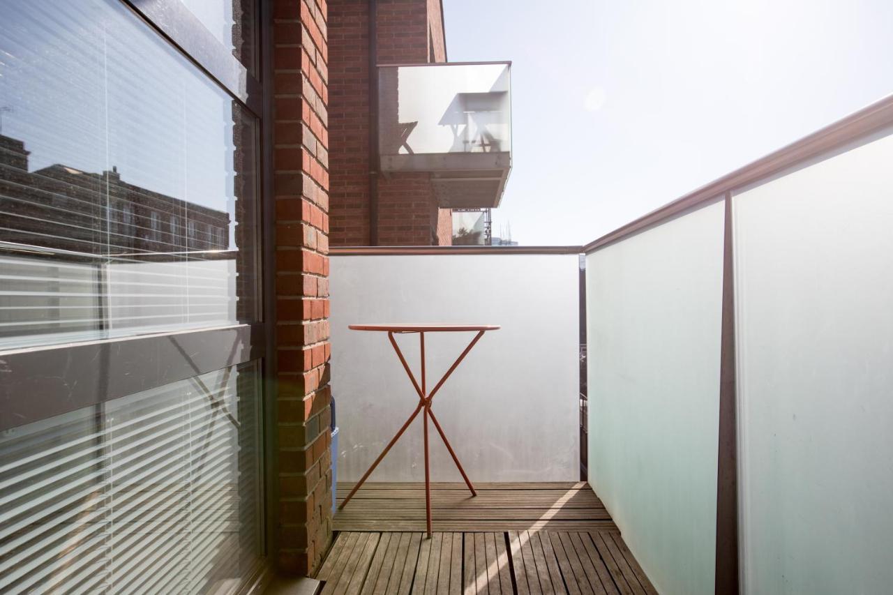 Luxury 2-Bed Flat Parking And Close To The Tube 런던 외부 사진
