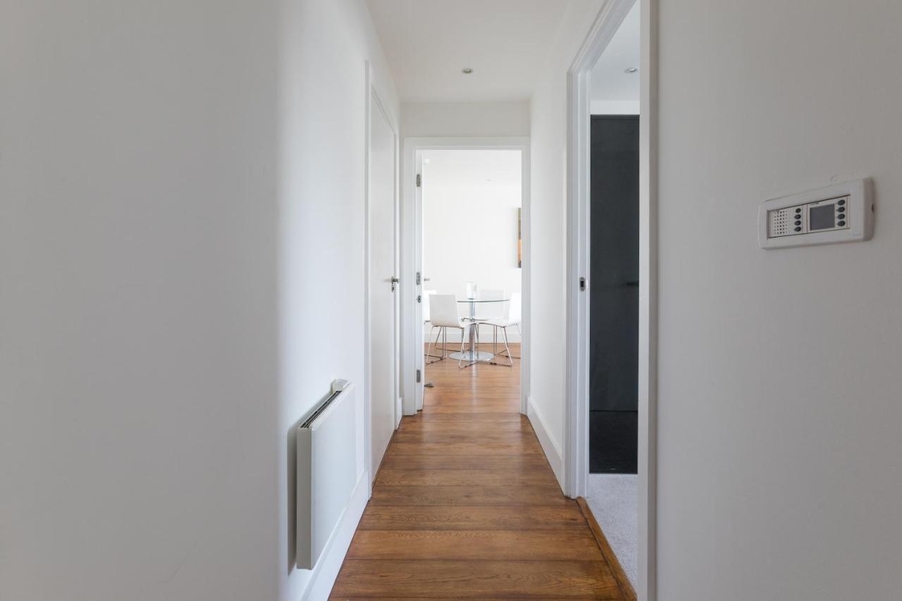 Luxury 2-Bed Flat Parking And Close To The Tube 런던 외부 사진